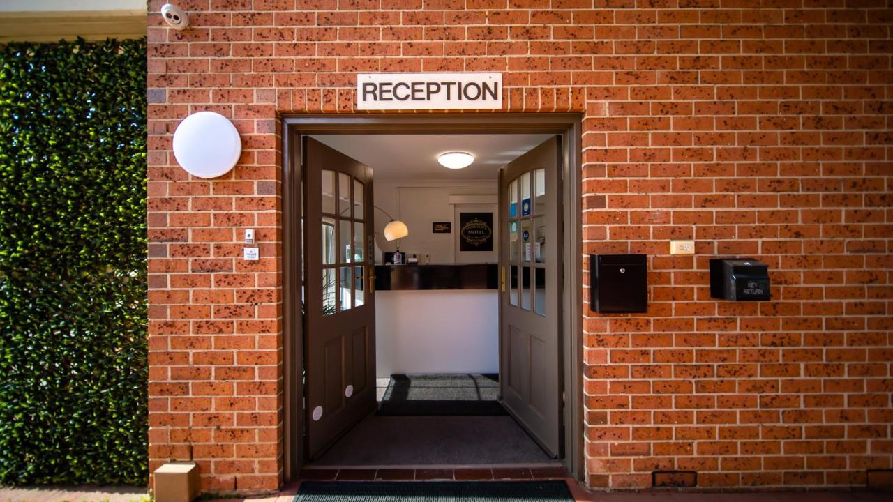 Hamilton'S Queanbeyan Motel Ngoại thất bức ảnh