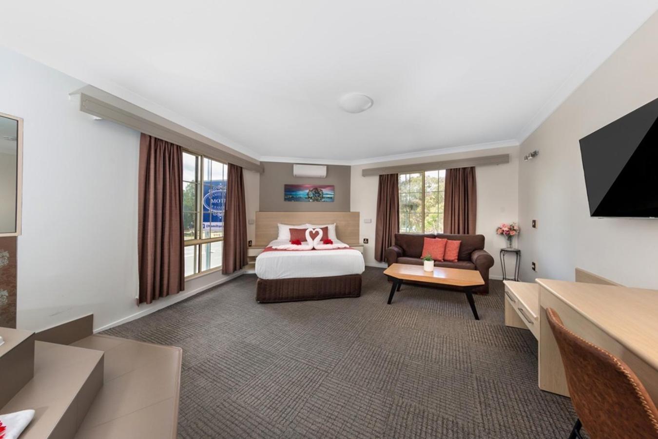 Hamilton'S Queanbeyan Motel Ngoại thất bức ảnh